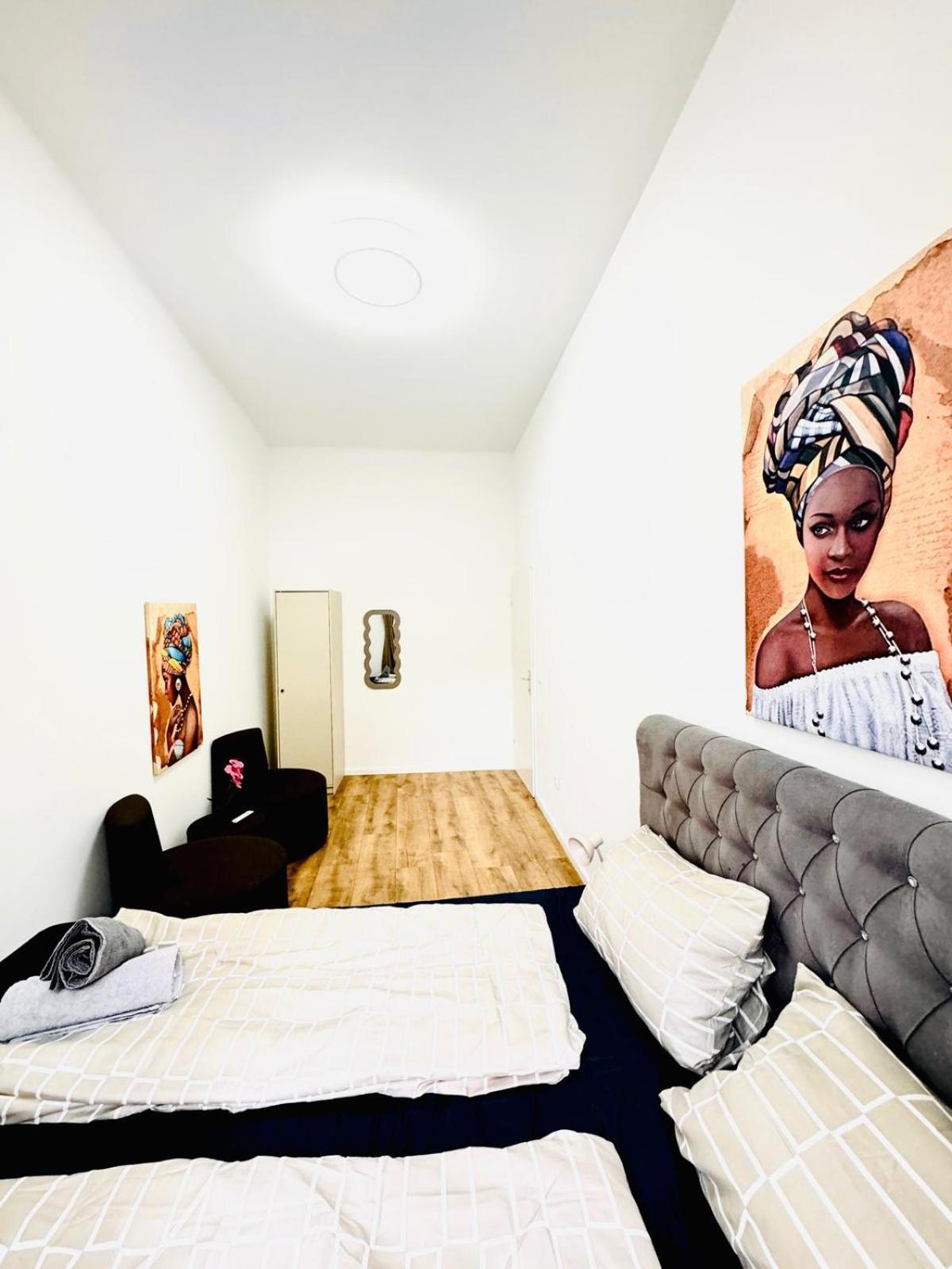 Cozy 9Br Shared Apartment, Only 12Min Walk To Augarten Viena Exterior foto