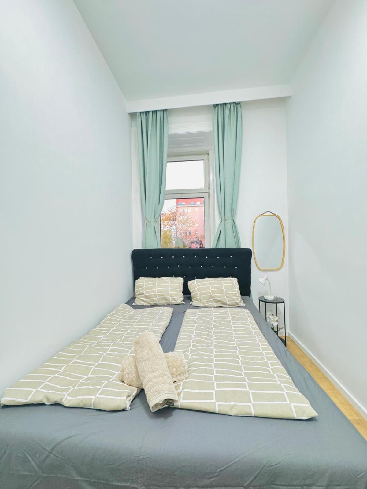 Cozy 9Br Shared Apartment, Only 12Min Walk To Augarten Viena Exterior foto