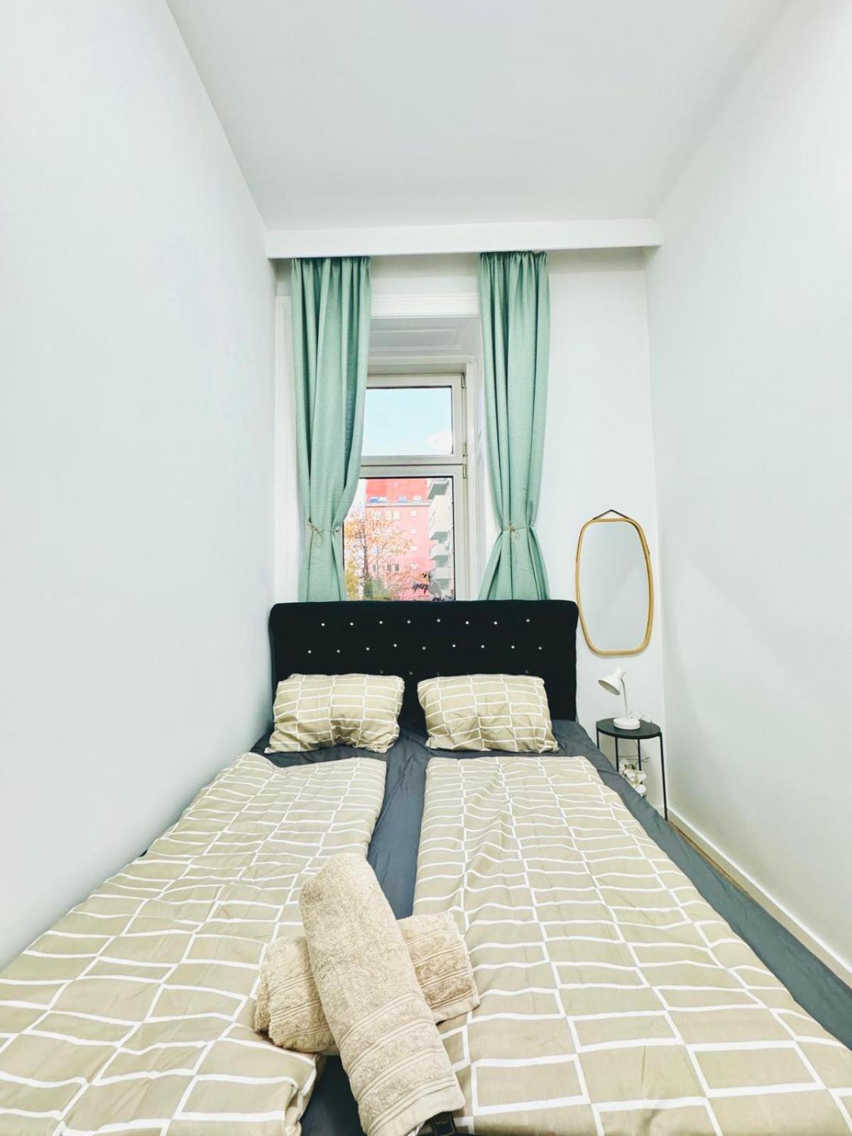 Cozy 9Br Shared Apartment, Only 12Min Walk To Augarten Viena Exterior foto
